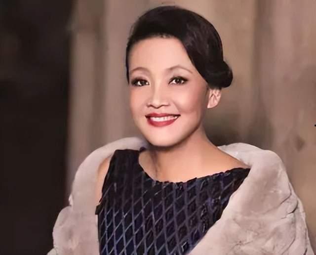 爆料张兰当妈妈视频,揭秘豪门背后的温馨瞬间  第1张